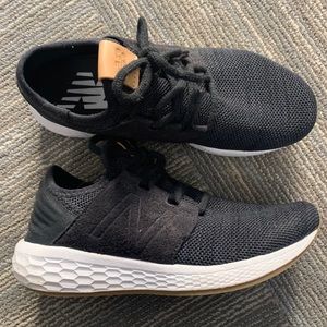 New balance tennis shoes